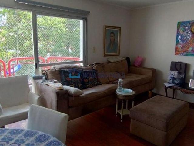 Apartamento à venda de 107m², 3 dormitórios 1 suíte, 2 vagas, próximo do metrô