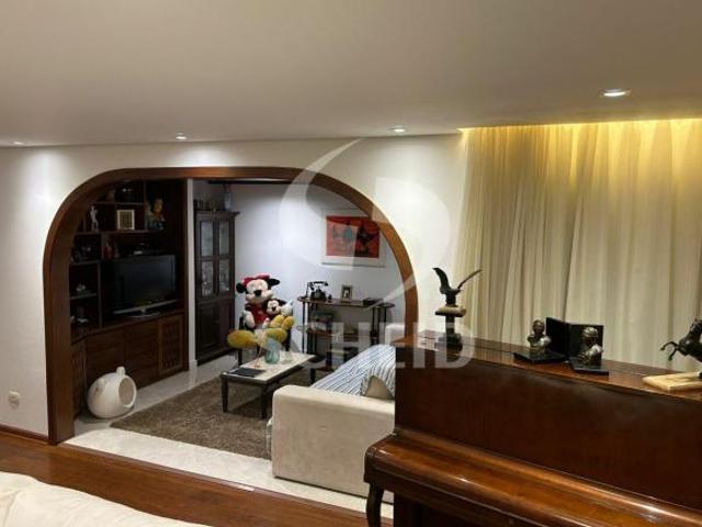 Apartamento á venda de 3 suítes e 2 vagas de garagem com vista para represa
