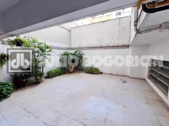 Apartamento a venda de 4 quartos no Leblon, frente, 180m2, 2 vagas