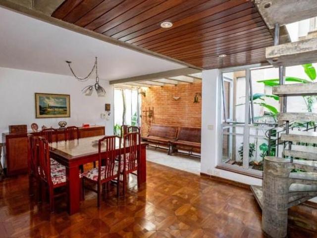 Apartamento à venda em Mirandópolis com 250 m², 4 quartos, 3 vagas