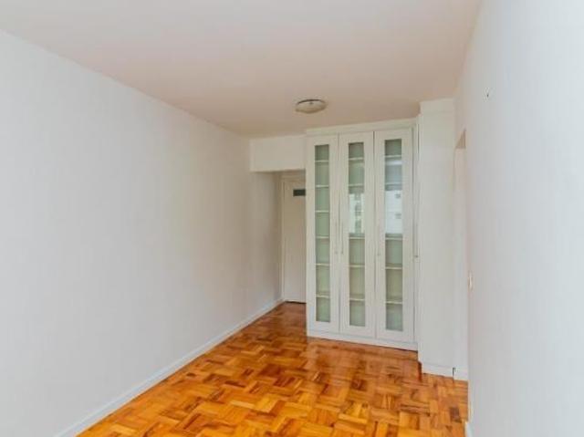 Apartamento à venda em Moema com 104 m², 1 quarto, 1 vaga