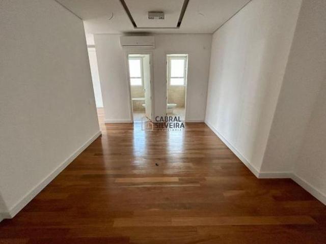 Apartamento à venda em Moema