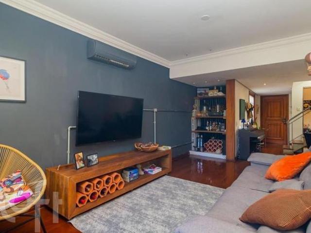 Apartamento à venda em Moinhos de Vento com 211 m², 2 quartos, 1 suíte, 2 vagas