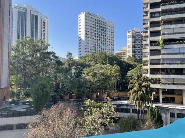 Apartamento à venda em Morumbi com 287 m², 4 quartos, 4 vagas