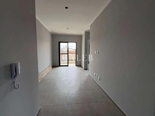 Apartamento à venda em Atibaia Jardim, 2 quartos, sala com sacada e 1 vaga de garagem, 57m²!