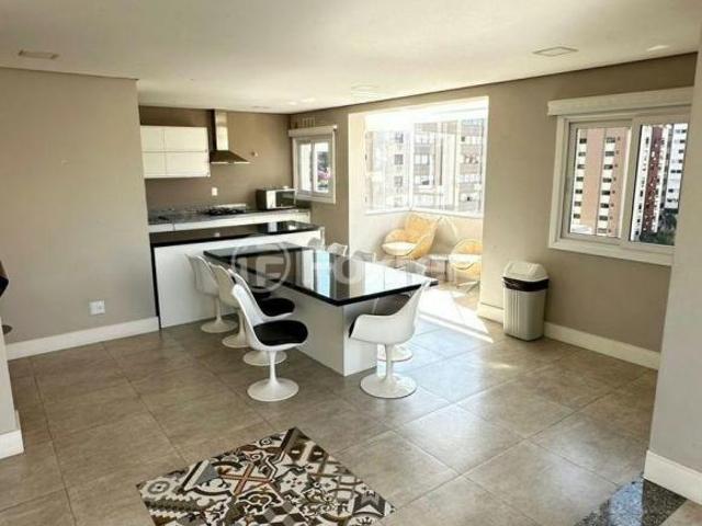 Apartamento à venda em Auxiliadora com 68 m², 2 quartos, 1 suíte, 2 vagas