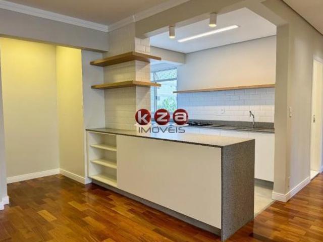 Apartamento a venda em Campinas SP, repaginado, no Centro: 2 quartos, 1 suíte, 2 banheiros, 1 vaga