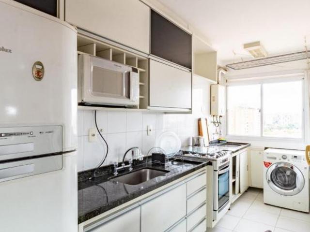 Apartamento à venda em Campo Belo com 70 m², 2 quartos, 1 vaga