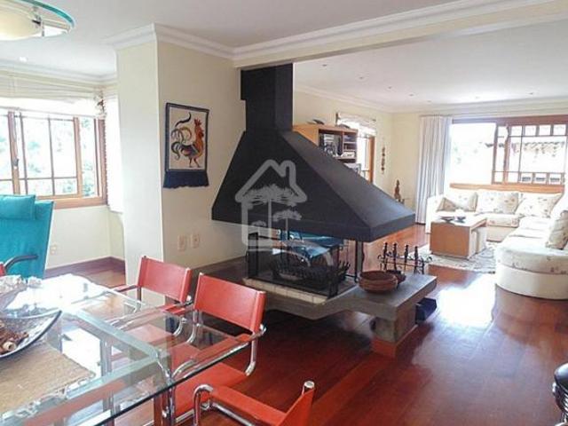 APARTAMENTO À VENDA EM CANELA COM TRÊS DORMITÓRIOS!