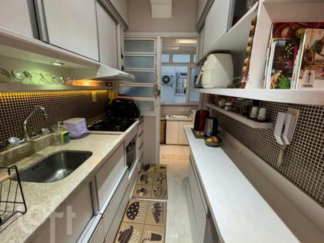 Apartamento à venda em Centro com 64 m², 2 quartos, 1 vaga
