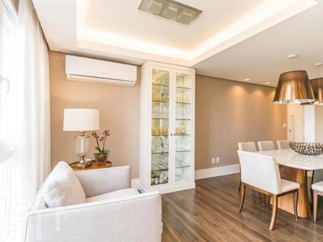 Apartamento à venda em Cristal com 79 m², 3 quartos, 1 suíte, 1 vaga