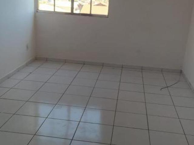 Apartamento à venda em Esmeraldas MG: 2 quartos, 1 sala, 1 banheiro, vaga de garagem, 50m² no bairro