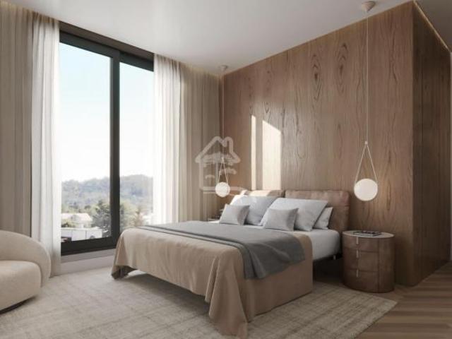 APARTAMENTO À VENDA EM GRAMADO COM TRÊS SUÍTES