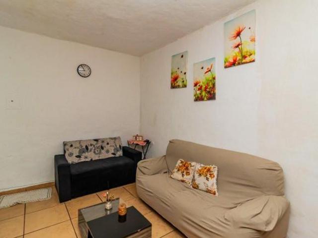 Apartamento à venda em Jardim Romano com 200 m², 6 quartos, 2 vagas
