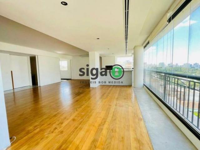 Apartamento a venda ou locação em Perdizes, com 3 suites, 4 vagas, em 215m²