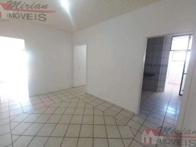 Apartamento à venda em Peruíbe 3 dormitórios sendo 1 suíte, sala, cozinha, área de serviço, banheiro social e 2 vagas de garagem