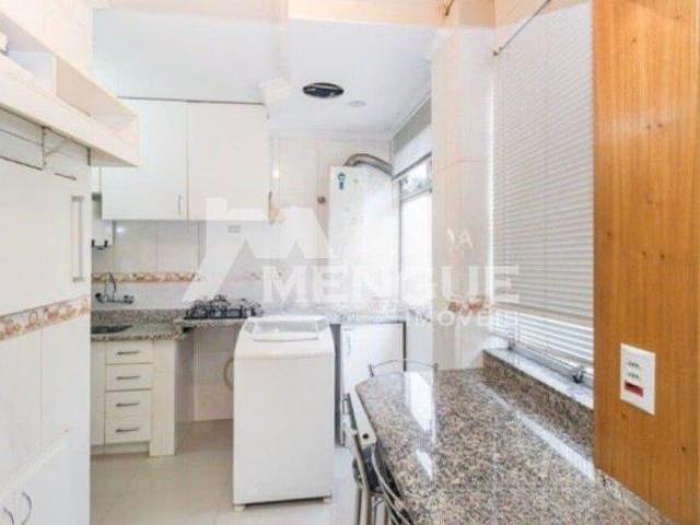 Apartamento à venda em Petrópolis