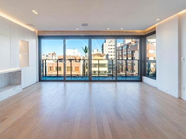 Apartamento à venda em Petrópolis