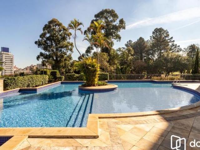 Apartamento à venda em Petrópolis