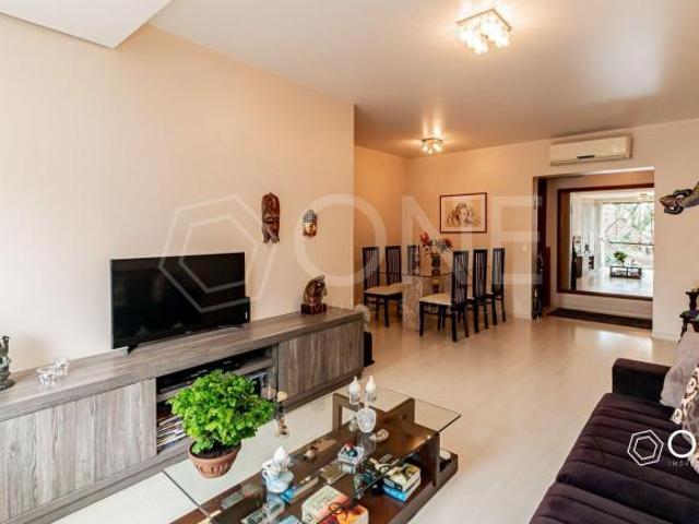 Apartamento à venda em Petrópolis