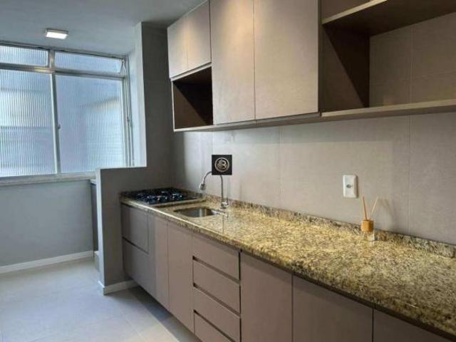 Apartamento à venda em Porto Alegre, Vila Ipiranga, com 2 quartos, 58,25m²