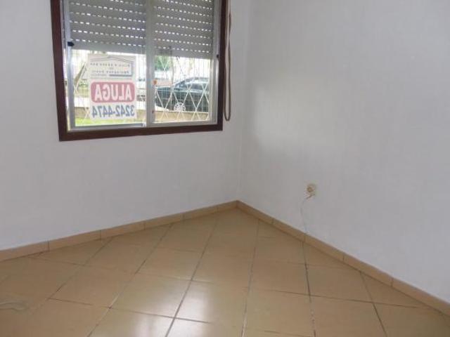 Apartamento à venda em Porto Alegre RS, bairro Cavalhada: 2 quartos, 1 banheiro, 1 vaga de garagem