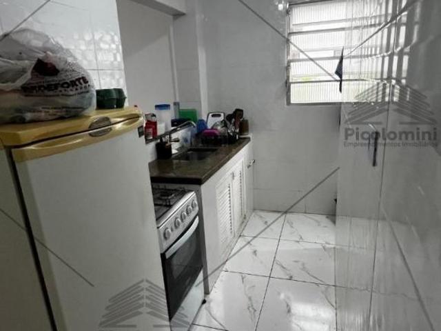 Apartamento à venda em Praia Grande SP, Canto do Forte 350 metros da praia, 1 quarto, sala 2 ambient