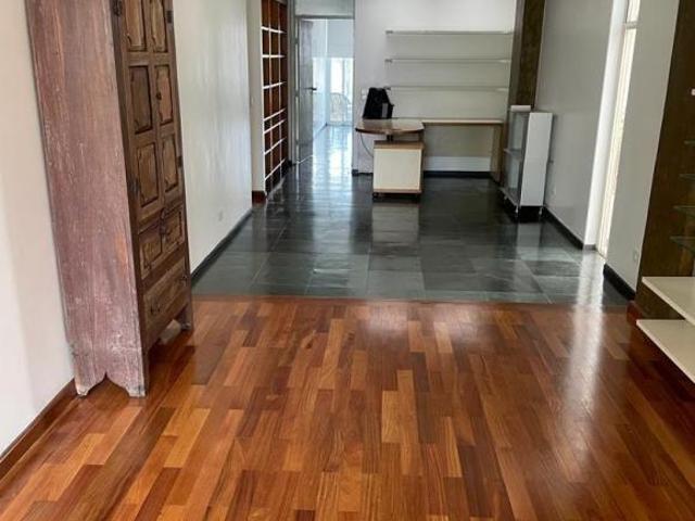 Apartamento à venda em Sumarezinho com 221 m², 4 quartos, 2 vagas