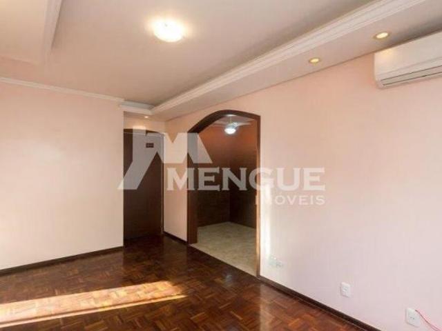 Apartamento à venda em São João