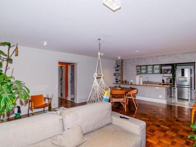 Apartamento à venda em Santo Amaro com 160 m², 4 quartos, 1 vaga