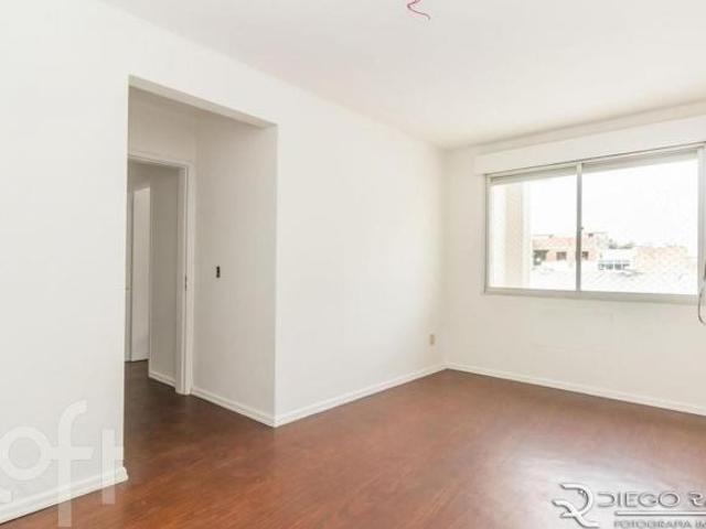 Apartamento à venda em Sarandi com 59 m², 2 quartos, 1 vaga