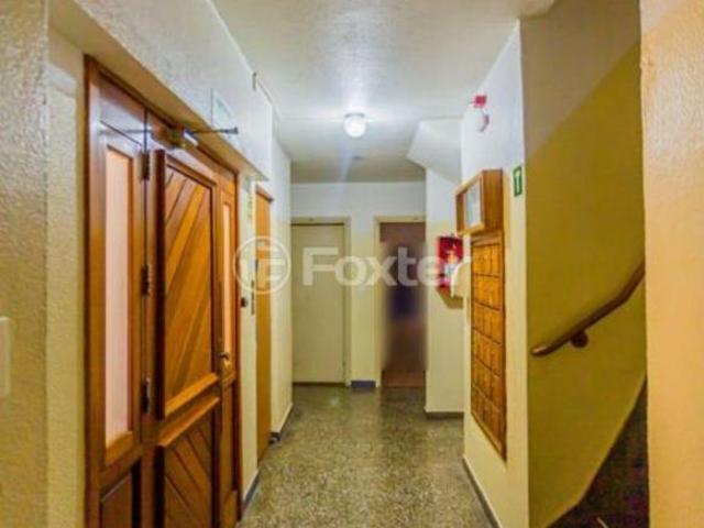 Apartamento à venda em Sarandi com 60 m², 2 quartos, 1 vaga