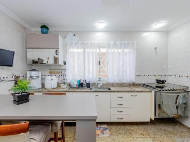 Apartamento à venda em Vila Bertioga com 240 m², 3 quartos, 6 vagas