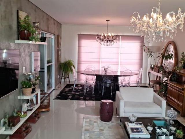 Apartamento à venda em Vossoroca com 340 m², 5 quartos, 6 vagas