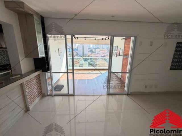 Apartamento à venda Jardim Aeroporto: 2 quartos, 1 suíte, sala com varanda, 2 banheiros, 2 vagas de