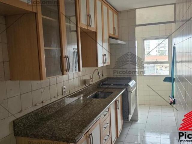 Apartamento à venda Jardim Mangalot 2 quartos, sala 2 ambientes com sacada, 1 banheiro, 1 vaga, 50