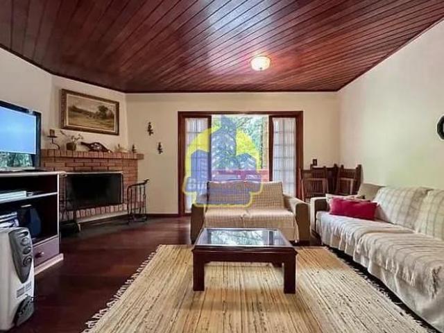 Apartamento à Venda ! R$ 700.000,00 OU Locação! R$ 4.000,00 Vila Floresta /Campos do Jordão CÓDIG