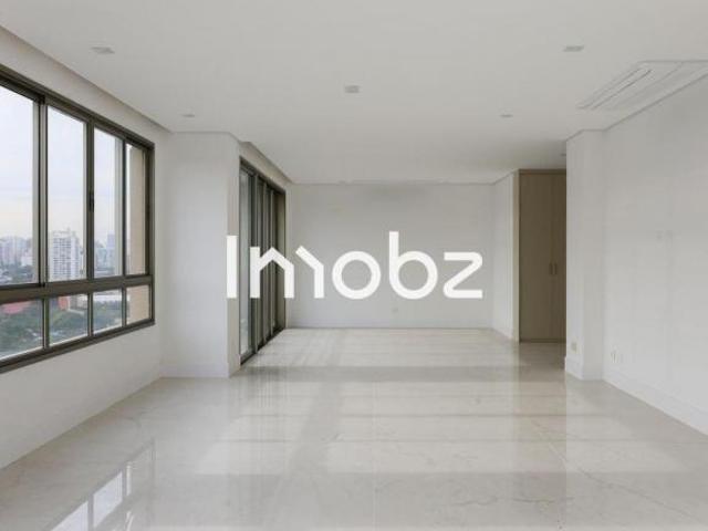 Apartamento à Venda Real Parque, 3 Quartos, 211 m2