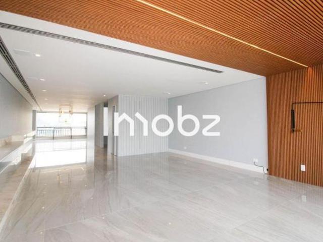 Apartamento à Venda Real Parque, 3 Quartos, 252 m2
