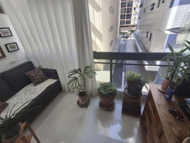 Apartamento á venda Reformado 50 Metros da Praia de Frente