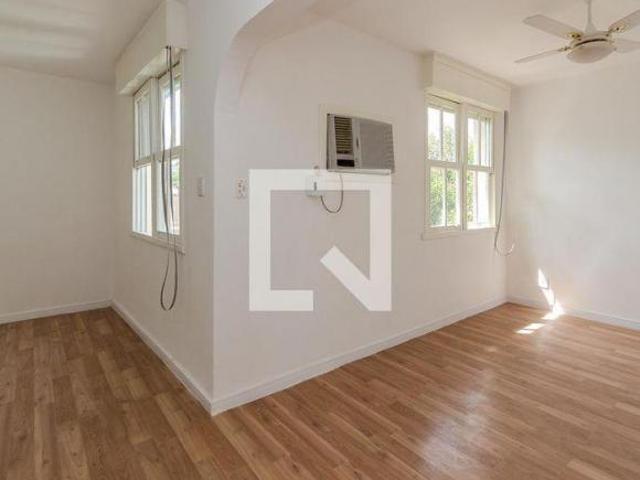 Apartamento à Venda Santo Antônio, 2 Quartos, 66 m² Porto Alegre