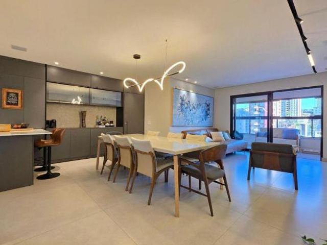 Apartamento à Venda Santo Antônio, 4 Quartos, 145 m2