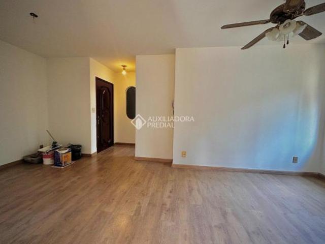 Apartamento à venda todo reformado com 66,87m² privativos, 2 dois quartos