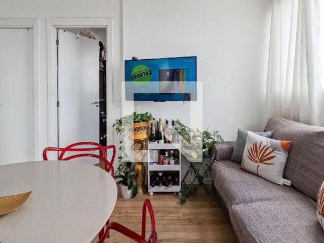 Apartamento à Venda Vila Serralheiro, 2 Quartos, 37 m2