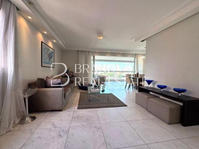 Apartamento á venda, 177m2, 03 quartos e 04 vagas, andar alto no Campo Belo