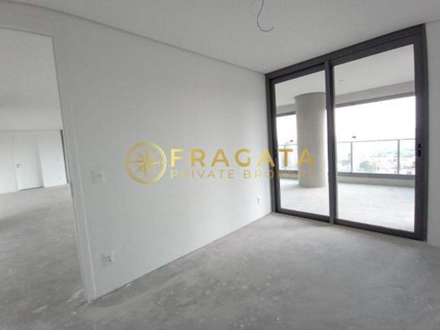 Apartamento á venda 275m², 03/04 suítes, 04 vagas Vila Madalena/ SP