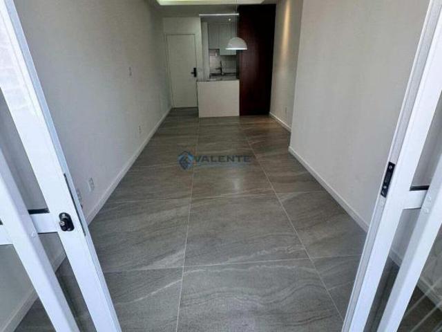 Apartamento à venda, 2 dormitórios, 2 banheiros, reformado, com 61 m², no Cambuí em Campinas SP