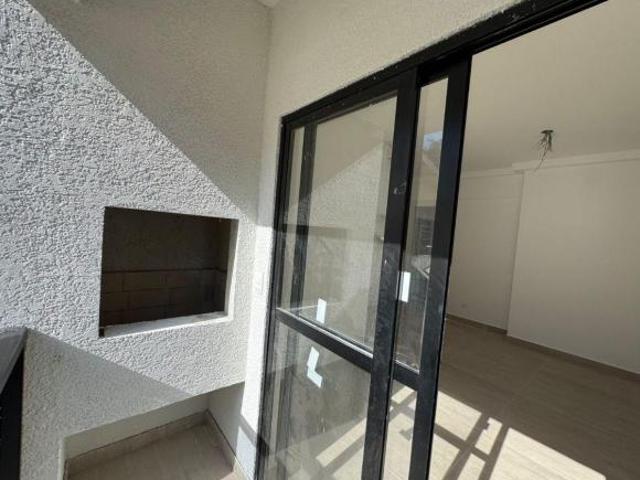 Apartamento à Venda 2 Quartos com suite na divisa do bairro Batel/agua verde
