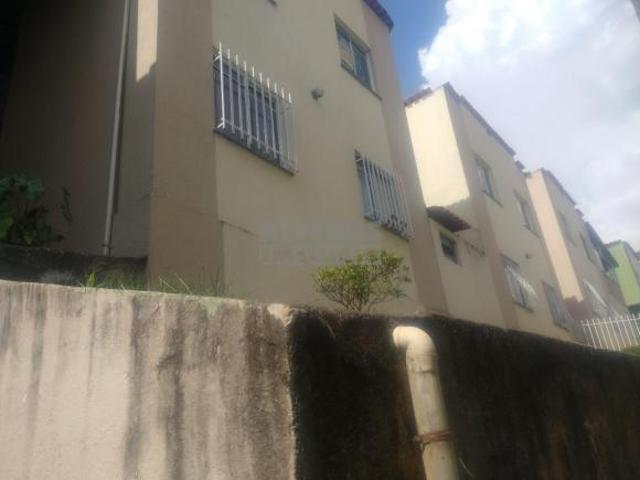 Apartamento à venda 2 quartos no Bairro Califórnia