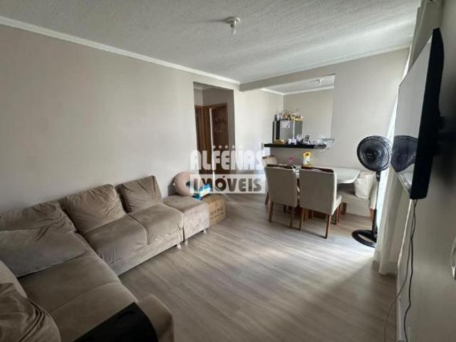 Apartamento à venda 2 quartos no Bairro Califórnia